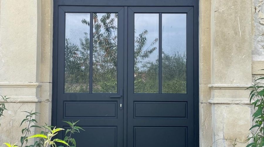 Pose d'une porte d'entrée moderne de type atelier !