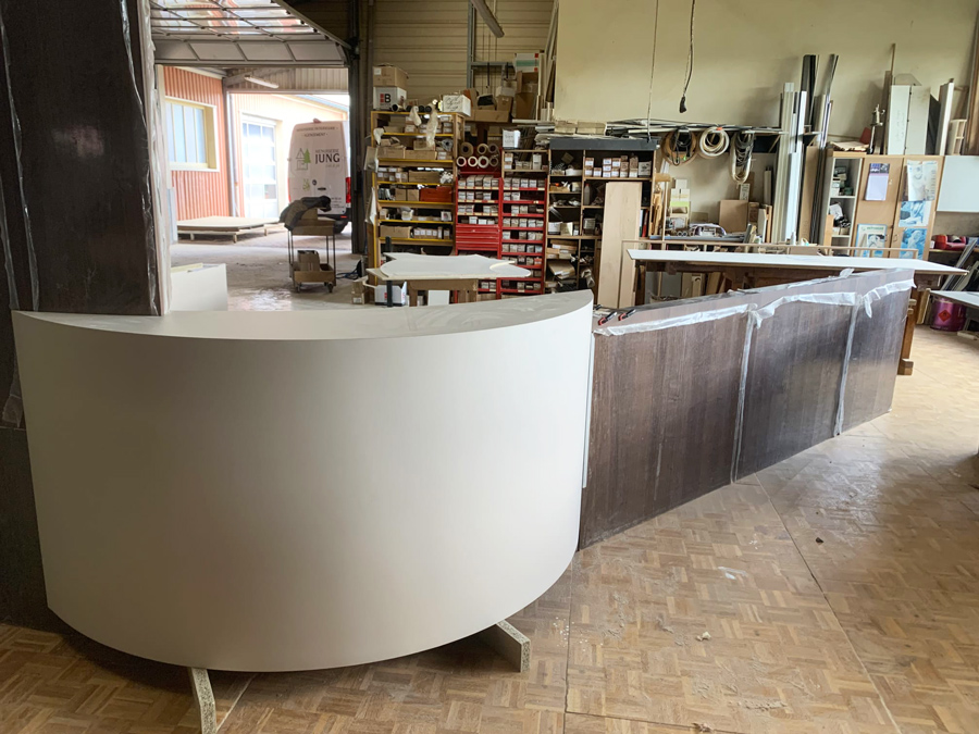 Fabrication sur mesure du comptoir d’accueil de l’Hôtel de Ville de Folschviller