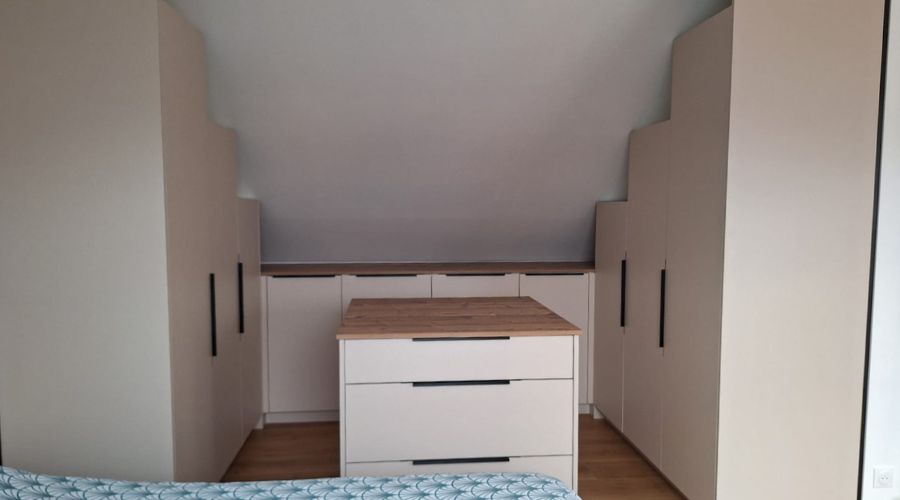 Aménagement d’un dressing sur mesure sous combles